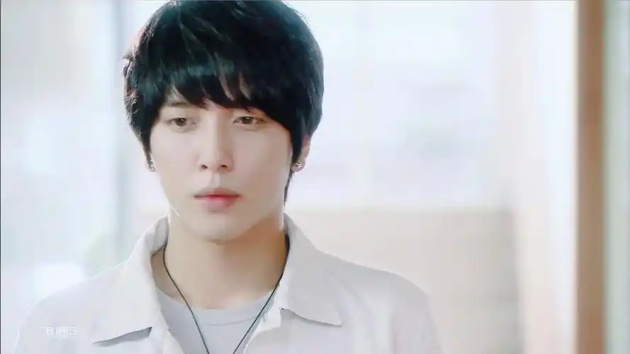 郑容和 cnblue 来源:@麦兜白 - 堆糖,美图壁纸兴趣社区