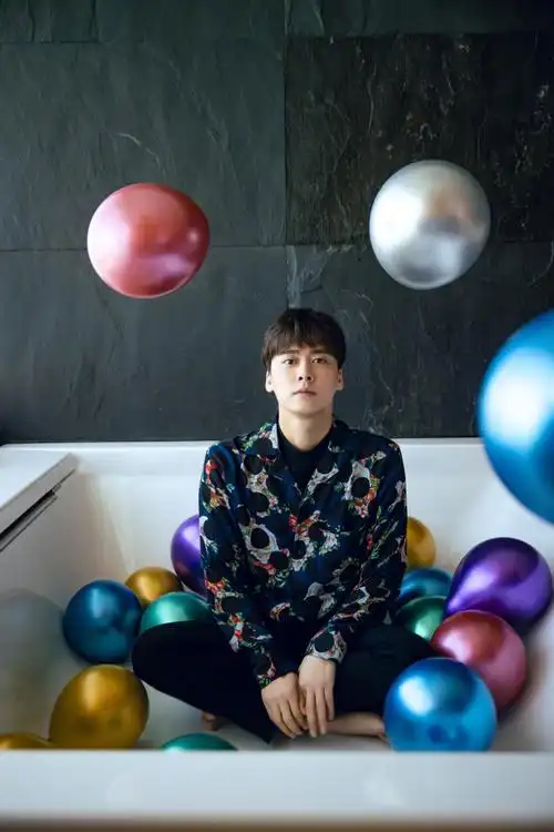 >首页>图片大全>明星>李易峰印花衬衣帅气图片写真> ( 1 / 9 ) 2020