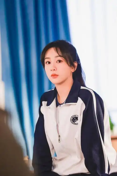 杨紫,走出困扰|杨紫|黄瀛|演员_新浪新闻