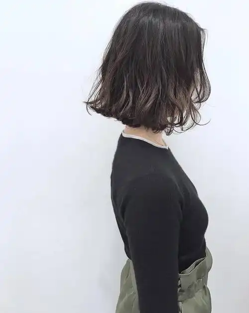 齐肩短发--懒卷