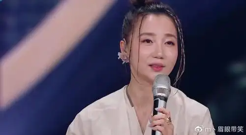 阿朵30万元冠名一首歌究竟是谁疯了