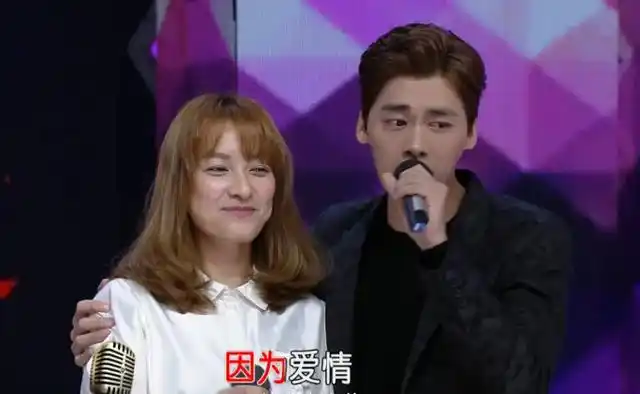 2015年的时候,一条杨幂为李易峰流产,还给了卓伟三千万封口费的消息