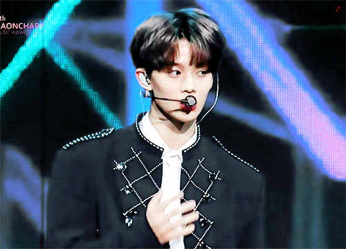 裴珍映走钻石路吧