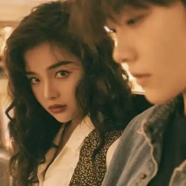 情侣头像一对2张分开