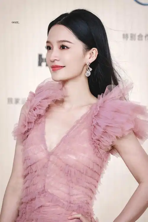 李沁干枯玫瑰妆##vogue时尚之力盛会