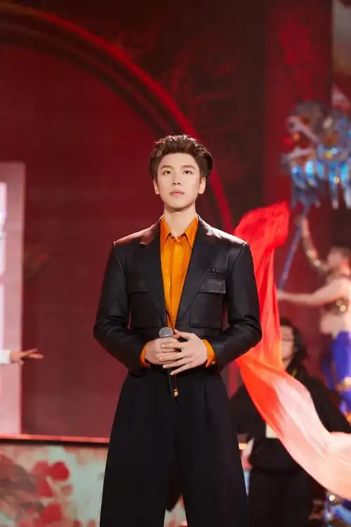 王子异超话浓浓年味儿,唤醒新春96以歌声唱响东方力量@王子异99