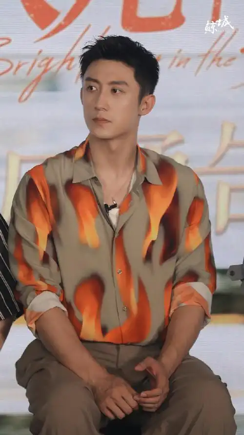 黄景瑜他从火光中走来##黄景瑜林陆骁##黄景瑜他从火光中走来