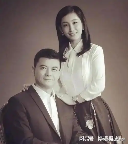 王新军成名后抛妻弃子转身娶小7岁秦海璐如今却成人生赢家