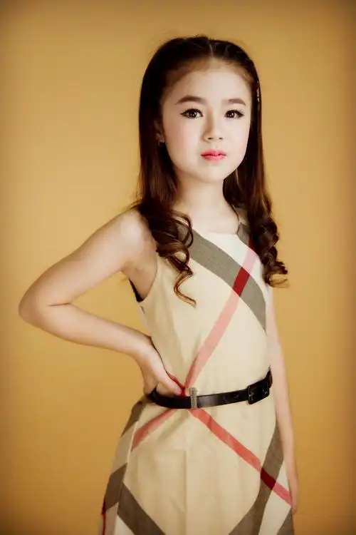 p>曾凯恬,小名恬恬,中美混血儿,童星,2005年3月30日出生于 a target=