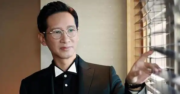 王劲松在演艺圈被认为是顶尖的男演员之一,同时也是国家一级演员.