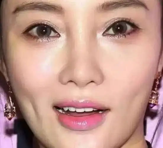 李小璐给女儿改名与贾乃亮彻底决裂然而她的脸又变了