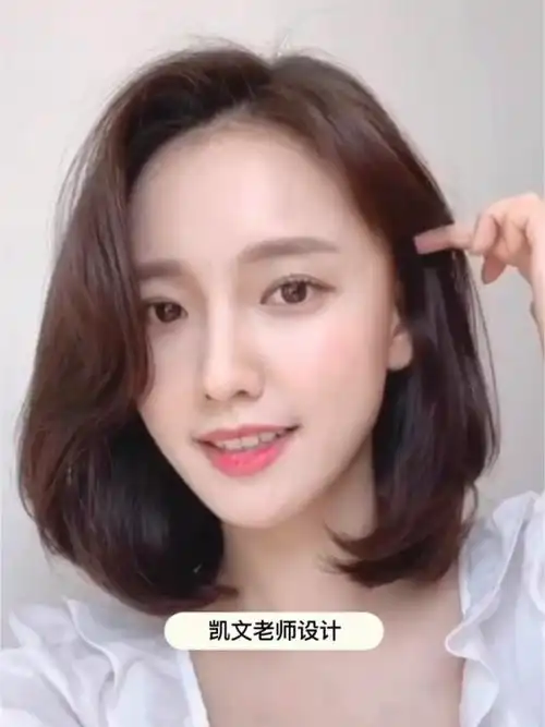 斜刘海发型女图片