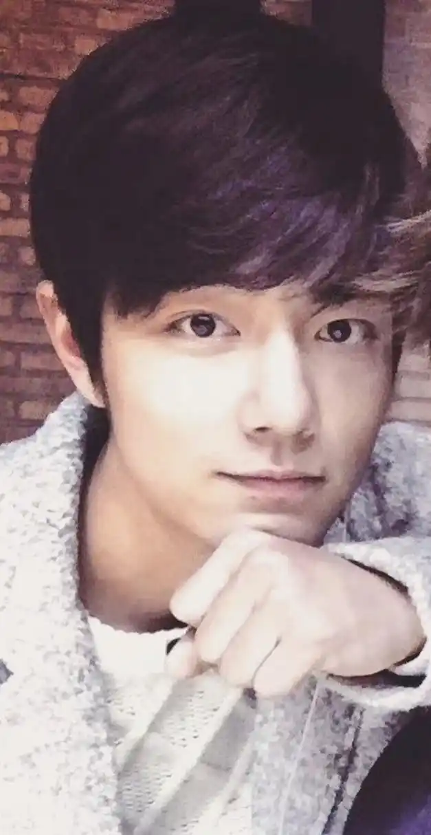 肖战16年刚出道的素颜照和现在的素颜照比有什么变化吗?