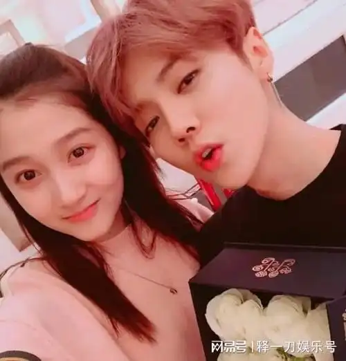 鹿晗关晓彤大吵一架,两人性格不合,疑似分手,3个月没在一起了