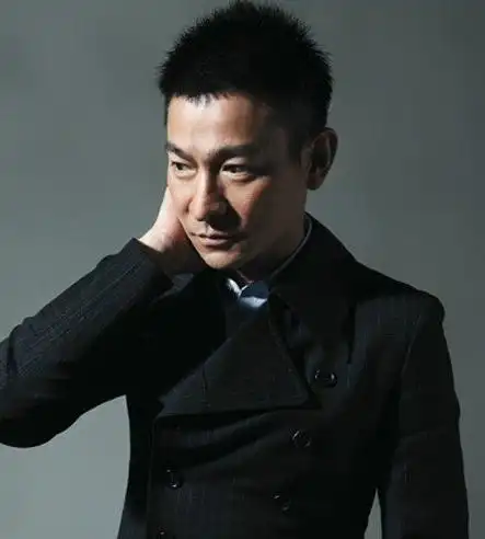 刘德华一生最经典的4种发型,最后一个被很多人模仿却从未超越过