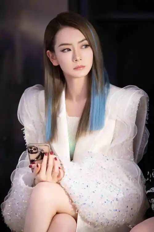 "_戚薇_李承_女明星