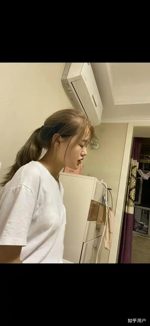 有一个超级扁平的侧脸是一种什么样的体验?