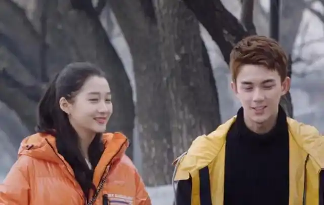 有种"同步发育"叫关晓彤吴磊,同框照颜值逆天,身高飙升似超模