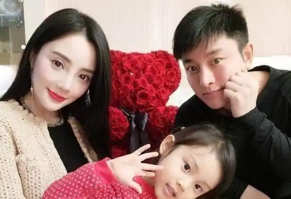 贾乃亮走出婚姻阴影,参加综艺享受园林生活,励变沉稳综艺主咖!