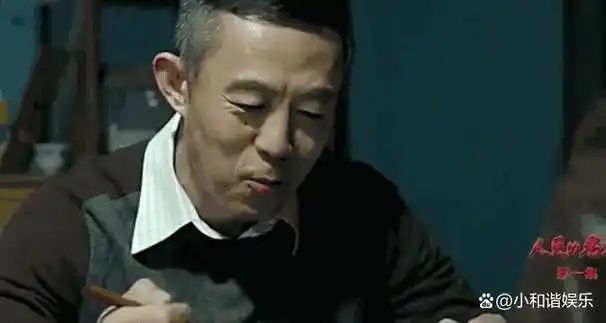 那些无法超越的镜头,袁泉回眸,渣良跳舞,肥猫抽烟,哪个最经典