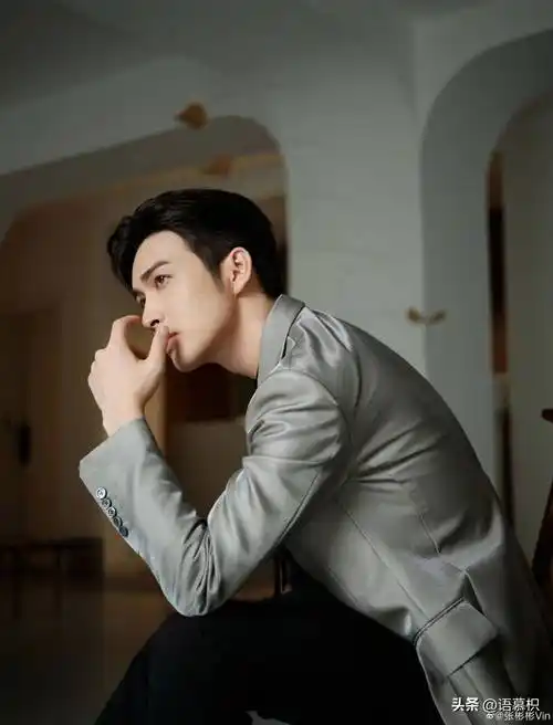 张彬彬被爆隐婚生子,杨幂是他老板也是荧幕情人,理想型一直在变_嘉行