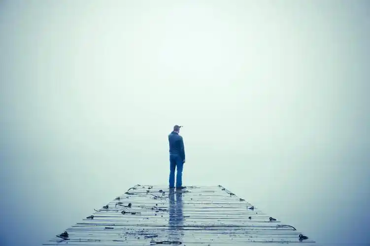 西方人,一个人,码头,站,横图,室外,白天,海浪,海洋,雾,欧洲,欧洲人,仅