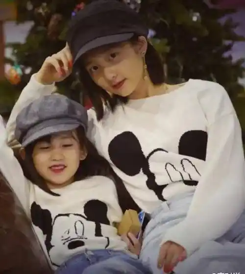 原创黄磊大女儿多多晒近照健身运动秀肌肉身材田亮女儿要怎么比