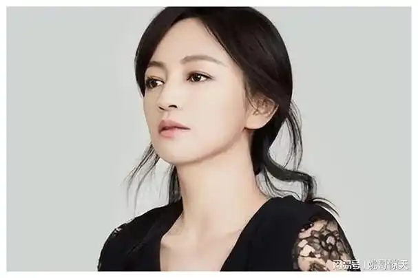 有种"整容"叫罗海琼结婚,富豪丈夫变化不大,她却像变了个人