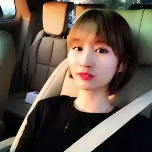 聂欢个人照片聂欢上学时收情书收到手软