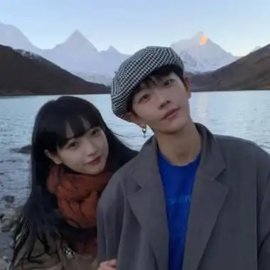 温柔幸福的恩爱情侣头像