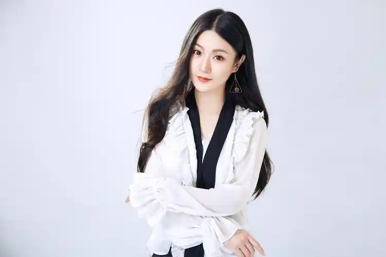 p data-id="gnfbcp7gul">东方晴儿,中国内地流行女歌手.