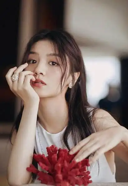 俞飞鸿张梓琳春夏白裙同台比美 一时竟不知谁最好看