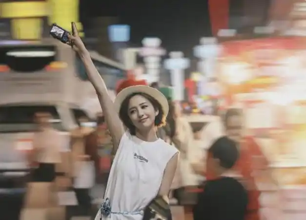 40岁佟丽娅现状:带9岁儿子阿那亚度假,儿子肉嘟嘟好可爱|杨幂|古装