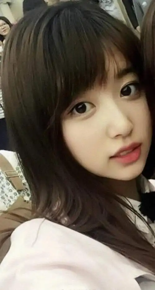 孔雪儿自曝以前是清纯校花,本来还不信,看到学生照,被惊艳了