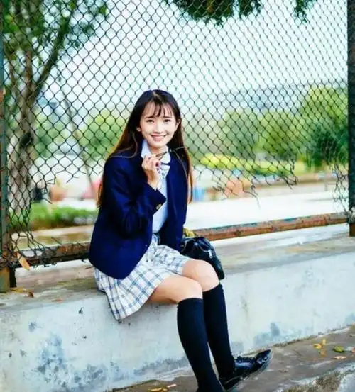 为啥"贵族学校"女生能留长发,普通学校不能?原因很真实