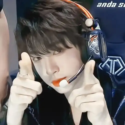 总会有一个温柔的人 给你带来最温柔的月亮刘宇头像|顾雨曦