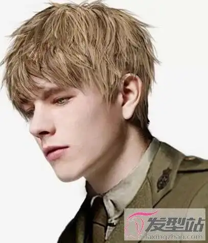 男生英伦风短发造型简约不落伍自带绅士范