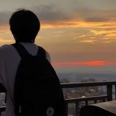 qq男生头像丧系高清被爱伤过的丧系男生头像图片