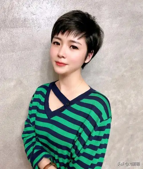 柔顺头发一般多少钱(想换发型怎么剪) - 价格百科