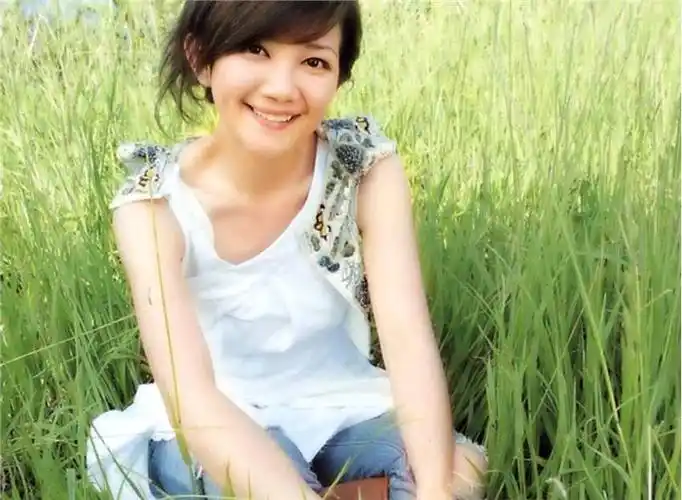 梁静茹结膜炎晒照双眼通红超吓人自侃适合拍戏