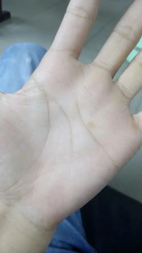 男,左手掌,帮忙看下手相