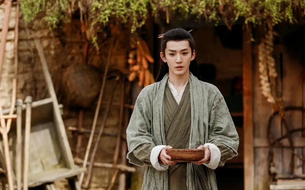 《长相思》开播,邓为在里面演了男狐狸精,还真别说,真的好帅,如果男