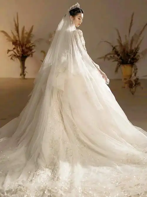 该商品选自安徽 六安地区的淘宝集市"浩宇轩婚纱礼服",所属主分类"