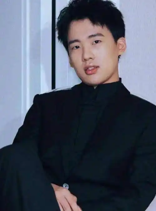 有种"签名"叫郭麒麟的签名