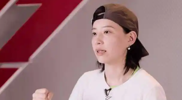 原创原创浪姐张雨绮说唱经验为0李斯丹妮秒变夸人小能手憨憨张雨绮