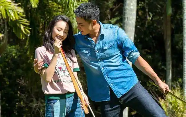 王鸥明道相爱吧甜蜜撒狗粮这次不会又要半夜对剧本了吧!