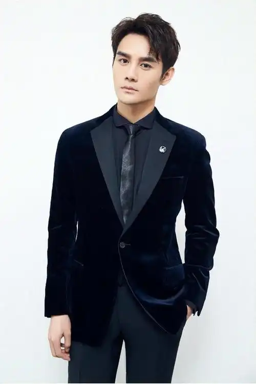 长得丑不能穿西装这3位男明星告诉你穿西装的正确打开方式