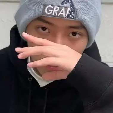 孤独感拉满的真人男生头像高清