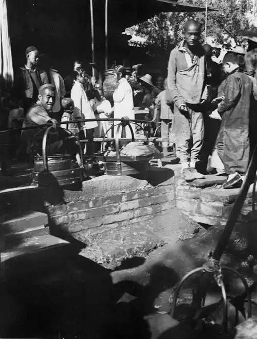 万恶的旧社会旧社会长啥样一个老外拍到13张照片