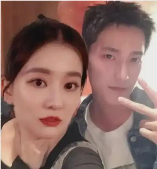 老公疑似知名富二代,评论区炸锅|张天爱|娱乐圈_网易订阅